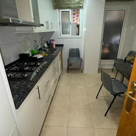 Bruc 3 Hostel Barcelona Bagian luar foto