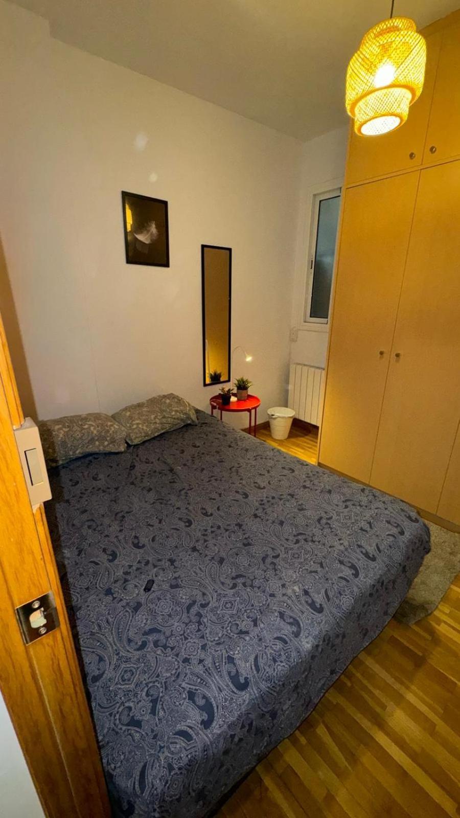 Bruc 3 Hostel Barcelona Bagian luar foto