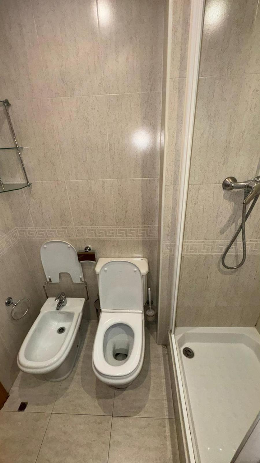 Bruc 3 Hostel Barcelona Bagian luar foto