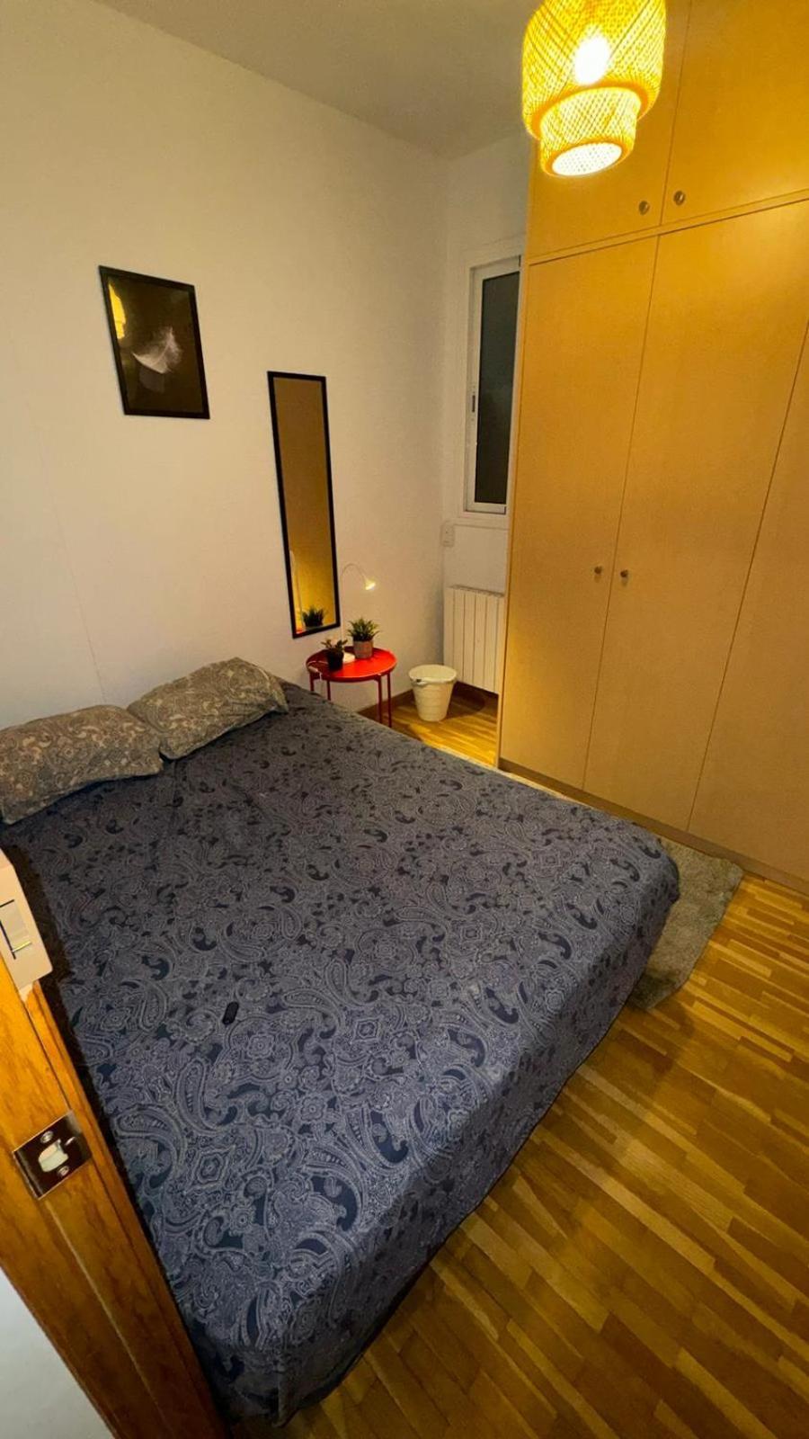 Bruc 3 Hostel Barcelona Bagian luar foto
