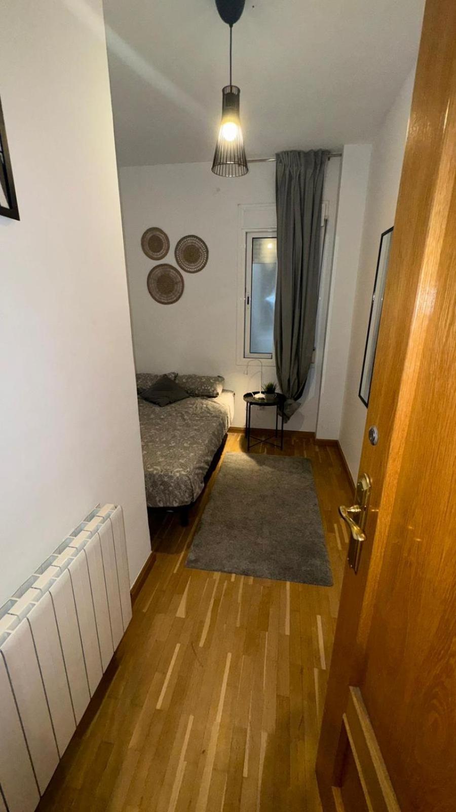 Bruc 3 Hostel Barcelona Bagian luar foto