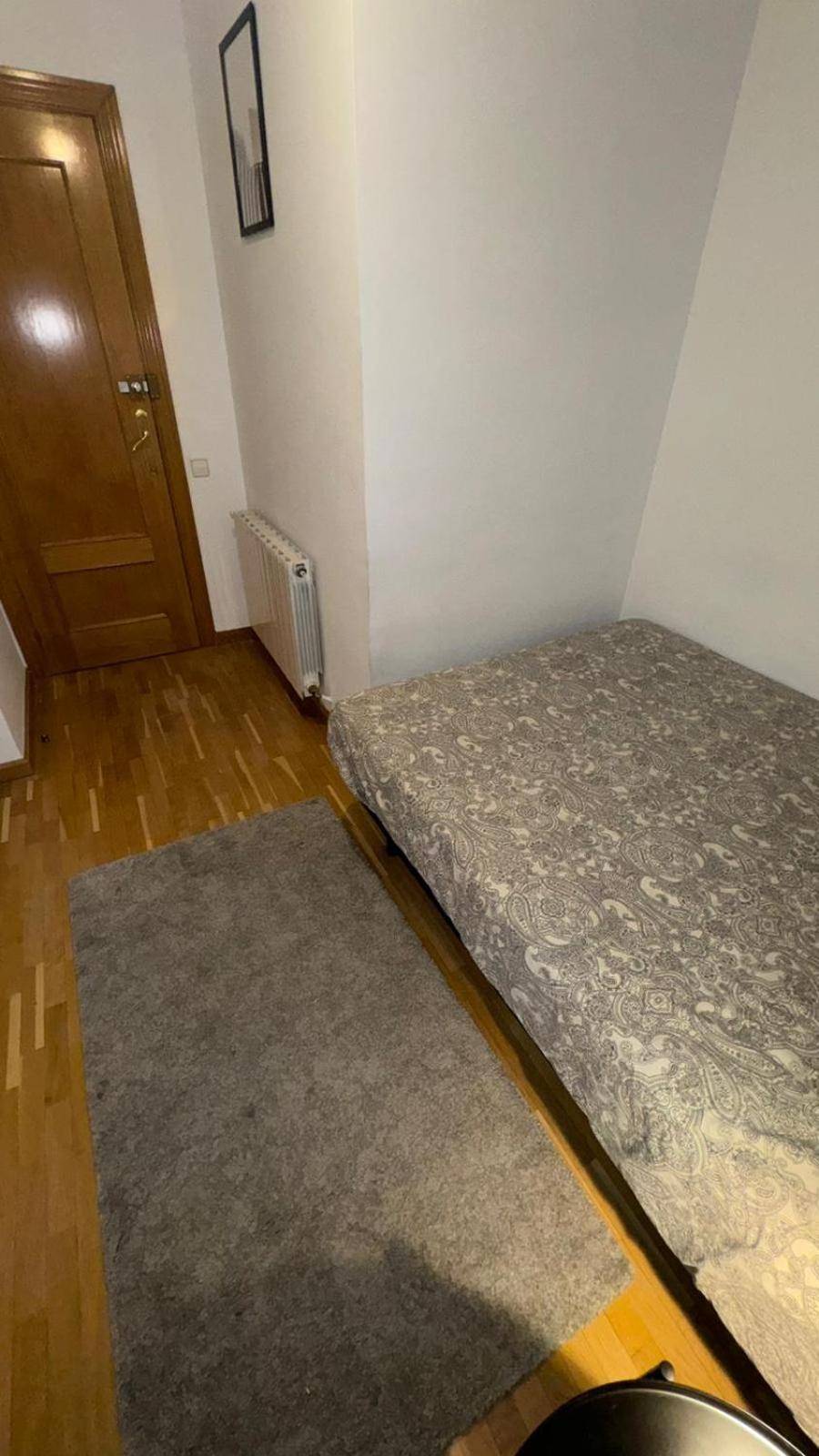Bruc 3 Hostel Barcelona Bagian luar foto