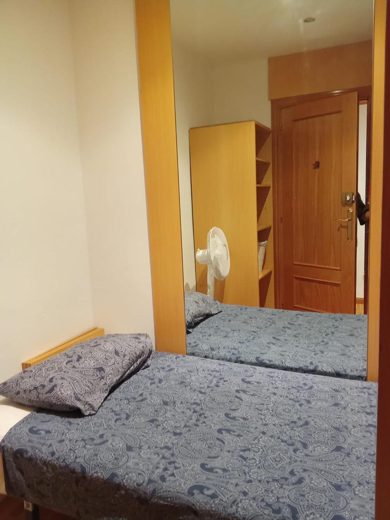 Bruc 3 Hostel Barcelona Bagian luar foto